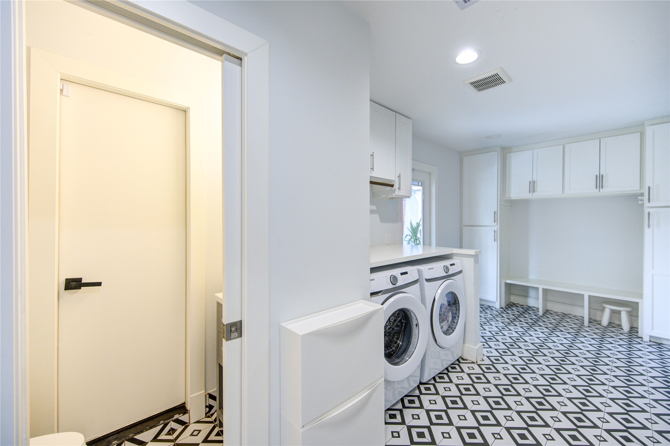 1215 Bethlehem Street Houston, TX 77018 - Photo 11 of 42 a utility room with dryer and washer