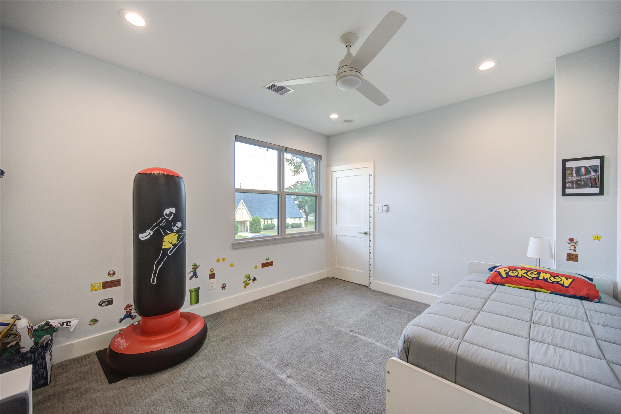 1215 Bethlehem Street Houston, TX 77018 - Photo 23 of 42 a living room with furniture and a window
