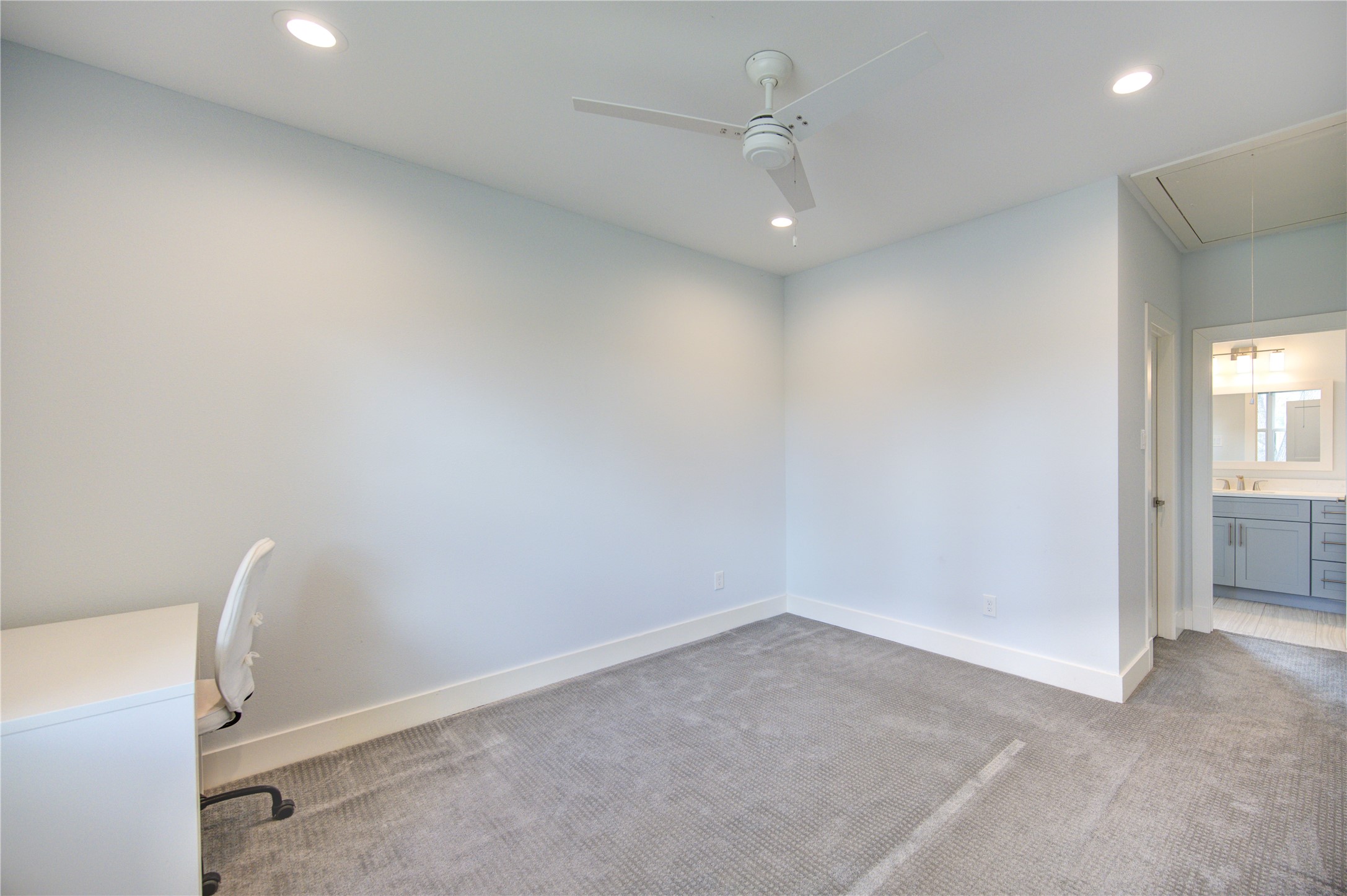1215 Bethlehem Street Houston, TX 77018 - Photo 26 of 42 an empty room with a bathroom