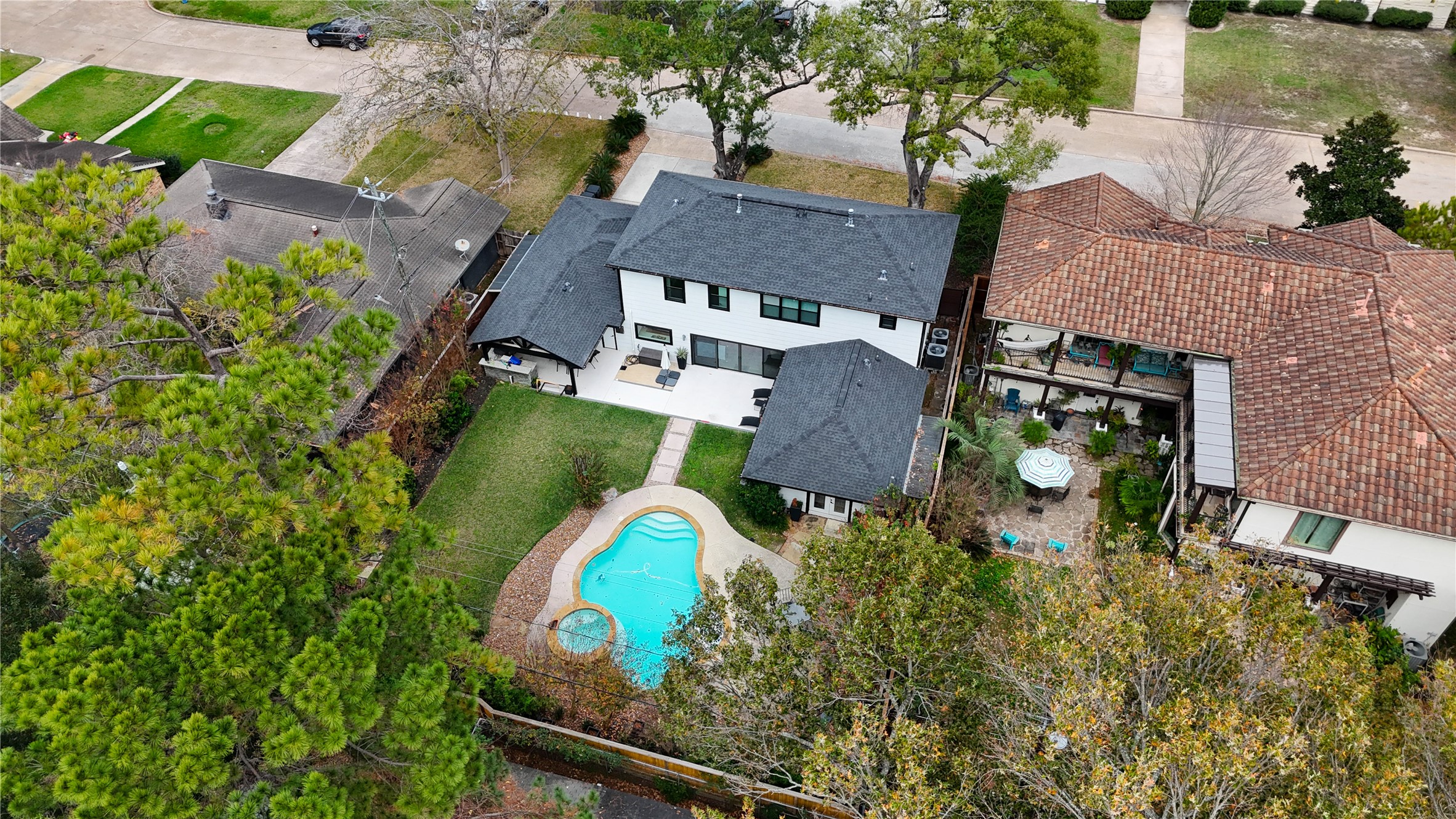 1215 Bethlehem Street Houston, TX 77018 - Photo 37 of 42 an aerial view of a house with a swimming pool