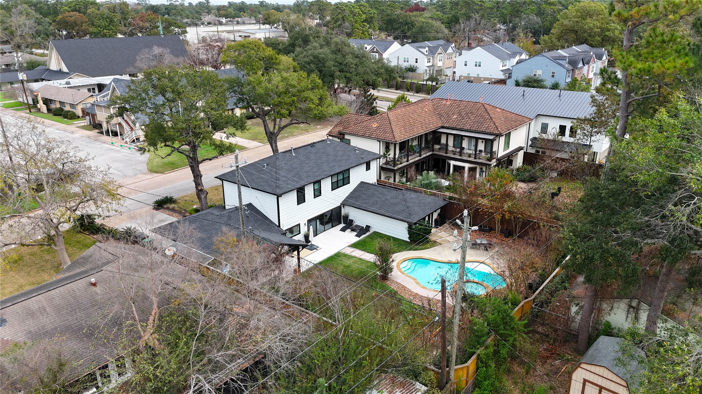 1215 Bethlehem Street Houston, TX 77018 - Photo 39 of 42 an aerial view of a house with garden space and street view