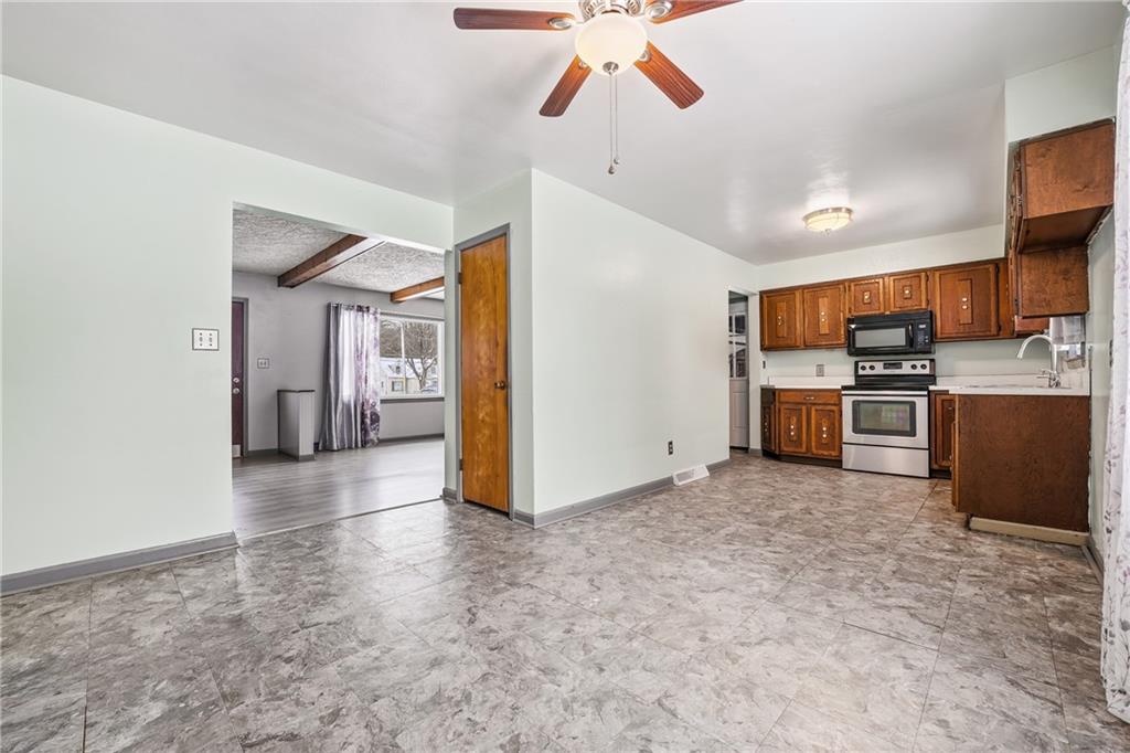 745 Robertson Road Hermitage, PA 16148 - Photo 11 of 31