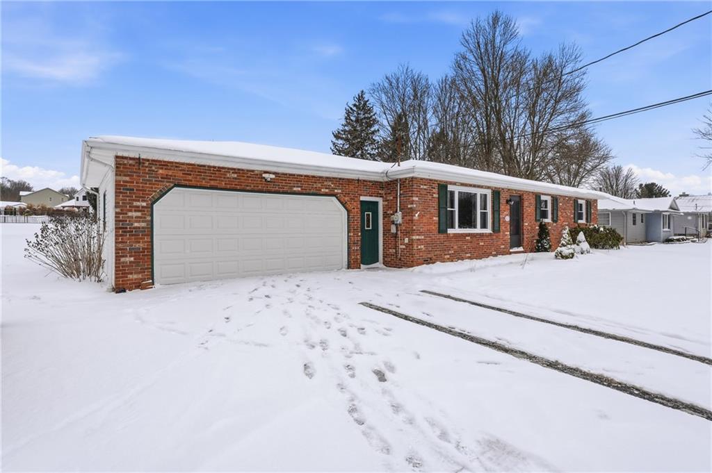 745 Robertson Road Hermitage, PA 16148 - Photo 2 of 31