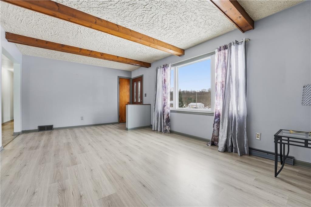 745 Robertson Road Hermitage, PA 16148 - Photo 5 of 31