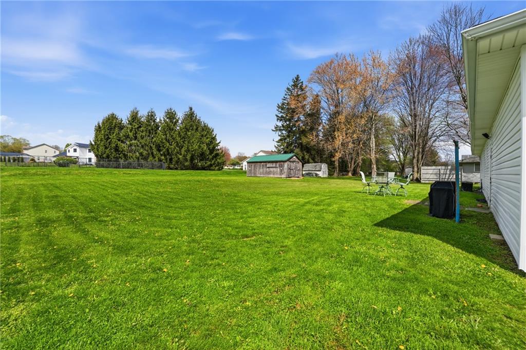 745 Robertson Road Hermitage, PA 16148 - Photo 7 of 33