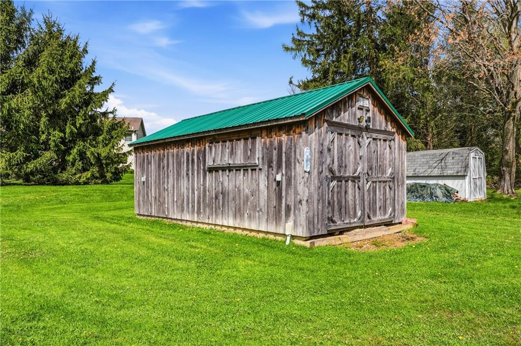 745 Robertson Road Hermitage, PA 16148 - Photo 8 of 33