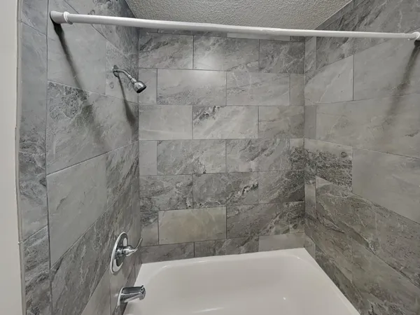 $2,100 | 1017 Hawkview Drive, Memphis, TN 38018