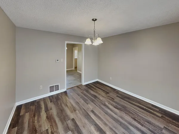 $2,100 | 1017 Hawkview Drive, Memphis, TN 38018