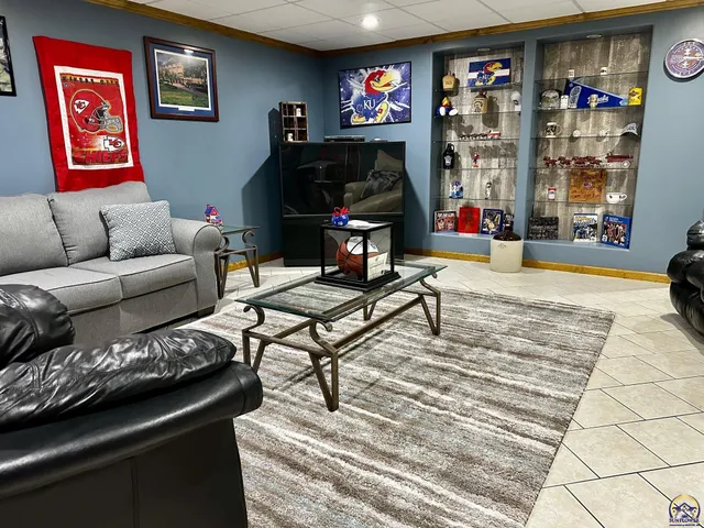 $425,000 | 4453 Southwest Colly Creek Drive, Topeka, KS 66610