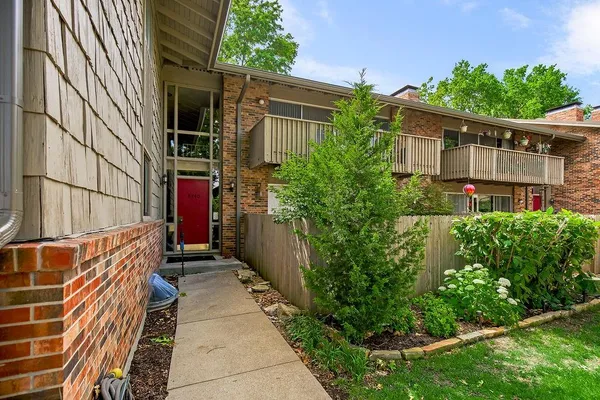 $160,000 | 8740 Metcalf Avenue, Unit 203, Overland Park, KS 66212