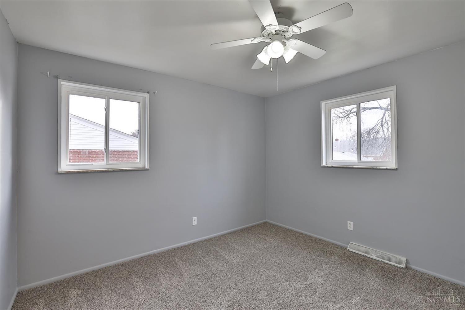 10669 Plainfield Road Sharonville, OH 45241 - Photo 13 of 29