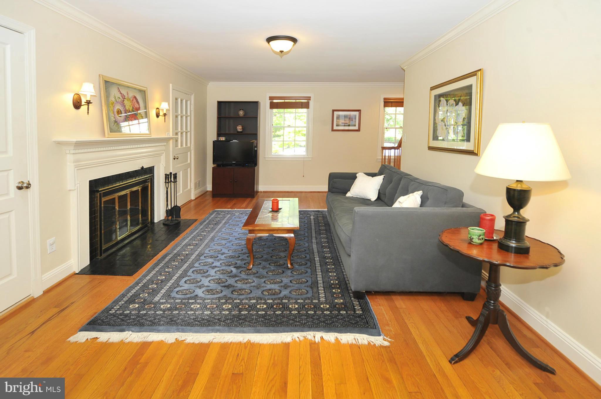 7913 Chelton Road Bethesda, MD 20814 - Photo 6 of 29 Living Room