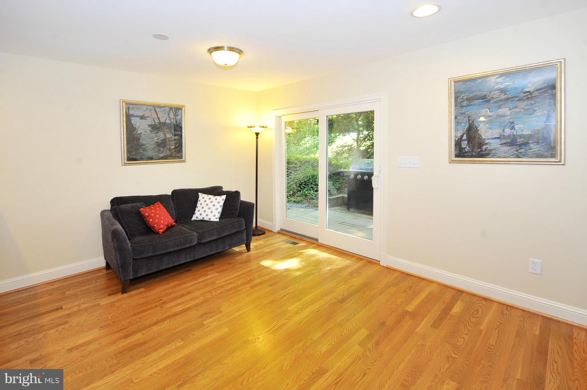 7913 Chelton Road Bethesda, MD 20814 - Photo 10 of 29 Family Room