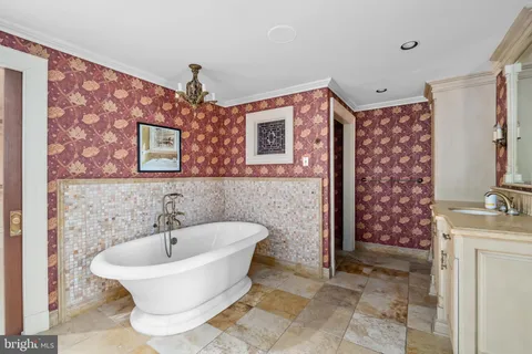 $3,000,000 | 205 East Central Avenue, Moorestown, NJ 08057