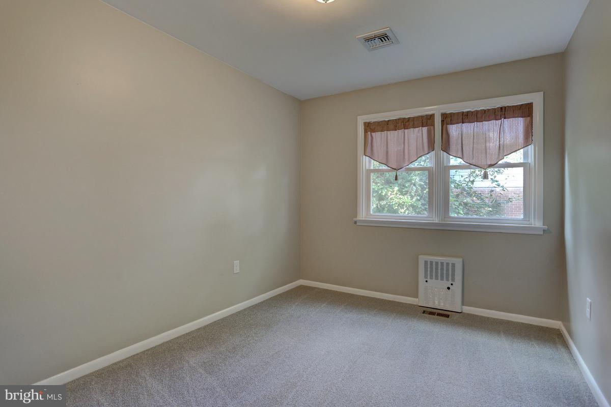 1718 Zarker Road Lancaster, PA 17601 - Photo 14 of 31