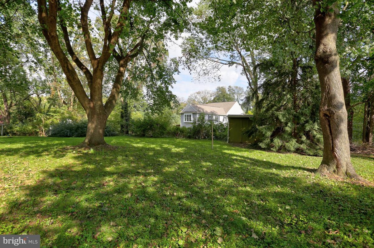 1718 Zarker Road Lancaster, PA 17601 - Photo 3 of 31