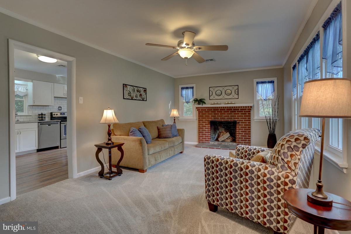 1718 Zarker Road Lancaster, PA 17601 - Photo 4 of 31
