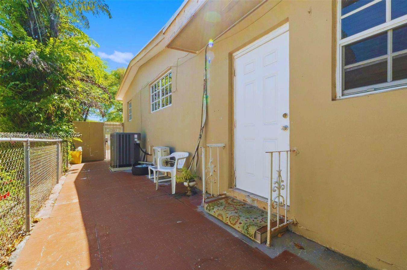 8571 Southwest 30th Street Miami, FL 33155 - Photo 15 of 15 a view of balcony and patio