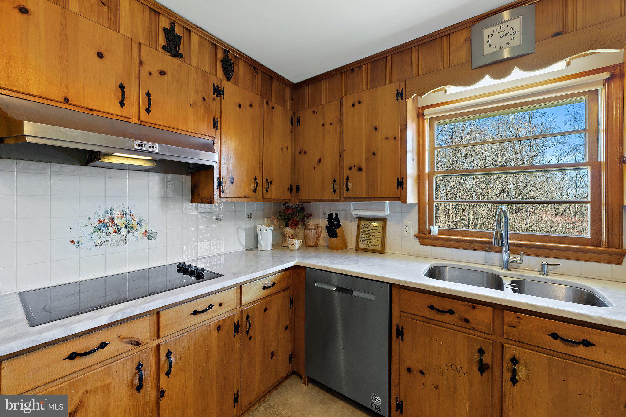 512 Round Hill Road Boston, VA 22713 - Photo 11 of 51 Kitchen