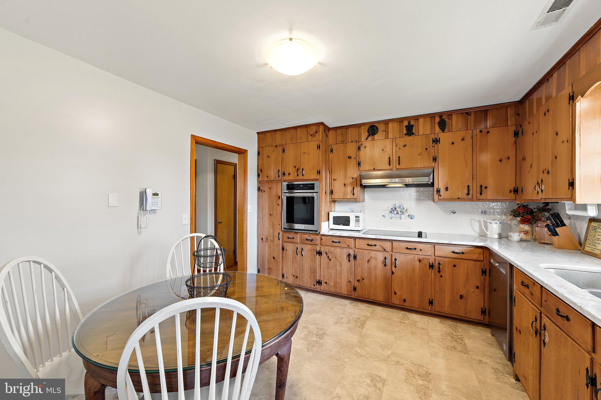 512 Round Hill Road Boston, VA 22713 - Photo 12 of 51 Kitchen