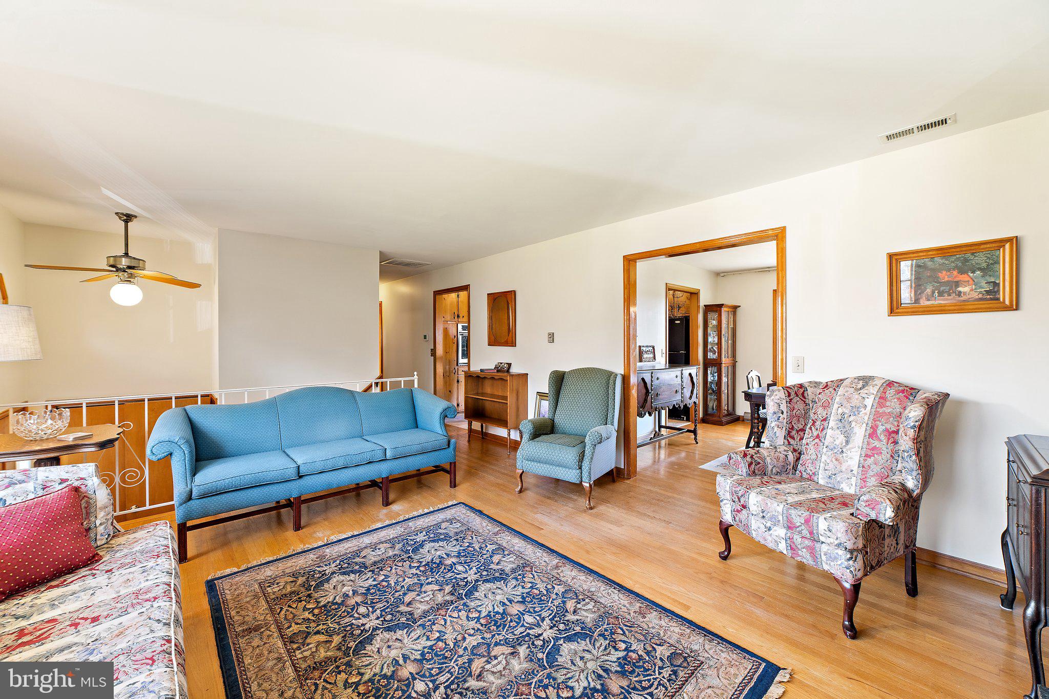 512 Round Hill Road Boston, VA 22713 - Photo 13 of 51 Living room