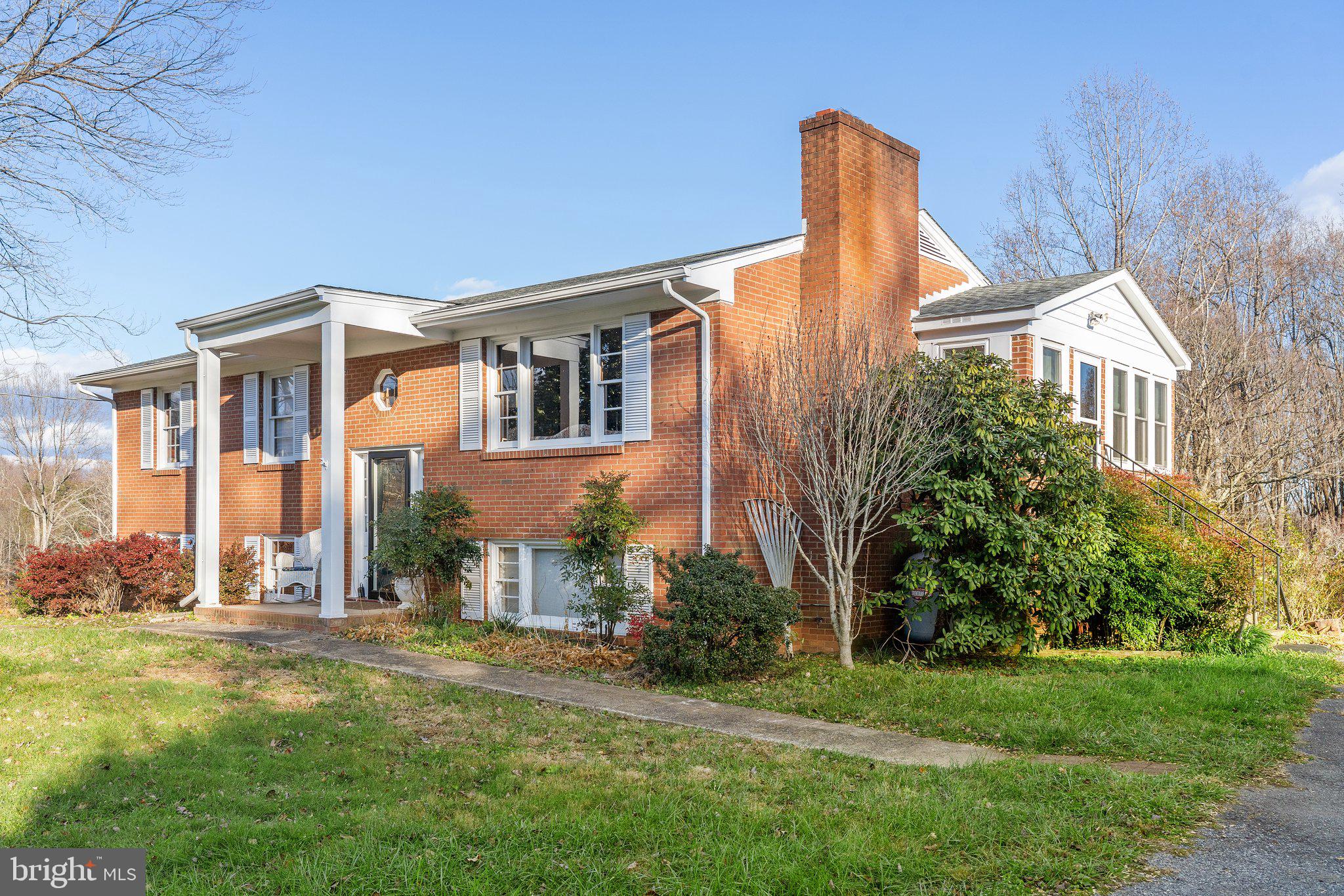 512 Round Hill Road Boston, VA 22713 - Photo 4 of 51 Side of house
