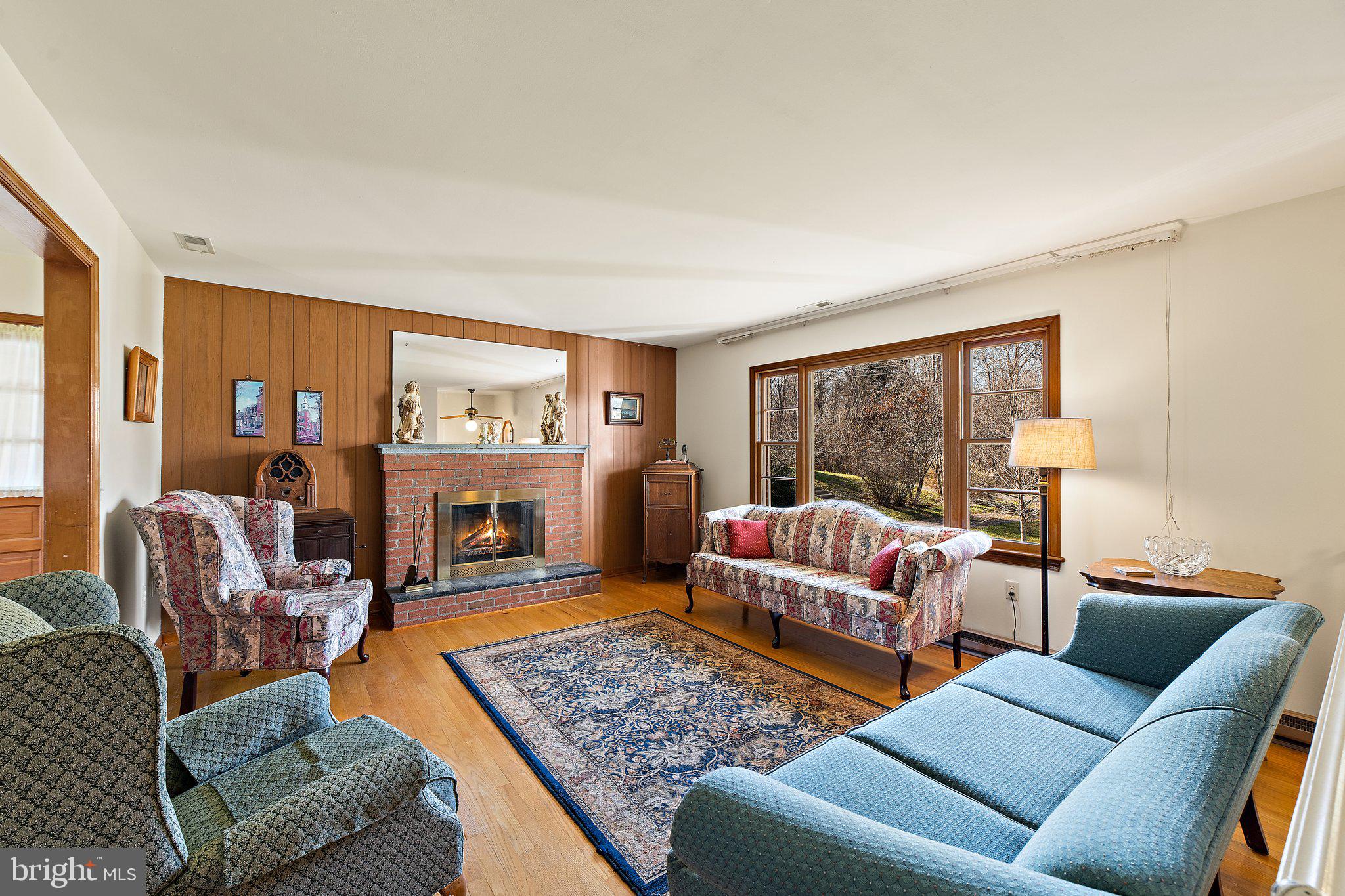 512 Round Hill Road Boston, VA 22713 - Photo 8 of 51 Living Room