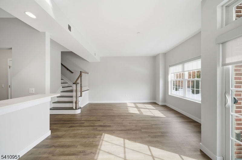 764 New Bridge Road Teaneck, NJ 07666 - Photo 11 of 22