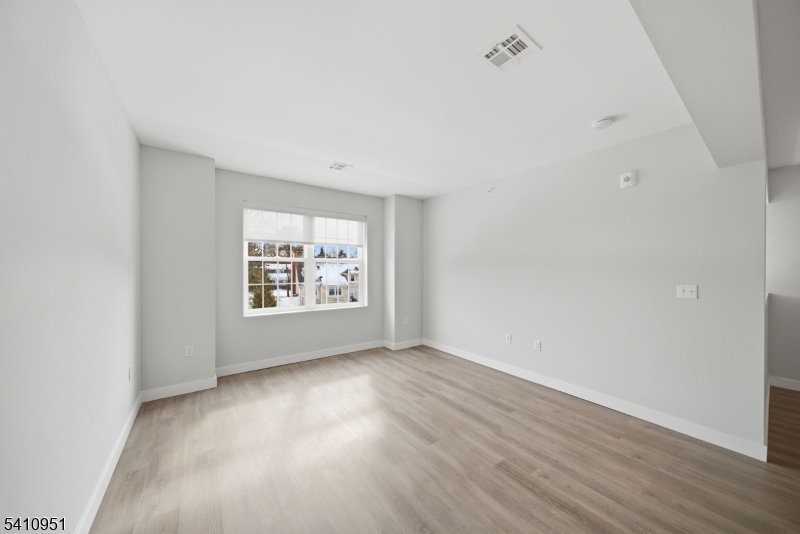 764 New Bridge Road Teaneck, NJ 07666 - Photo 12 of 22