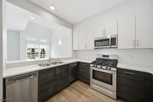 $3,088 | 764 New Bridge Road, Teaneck, NJ 07666