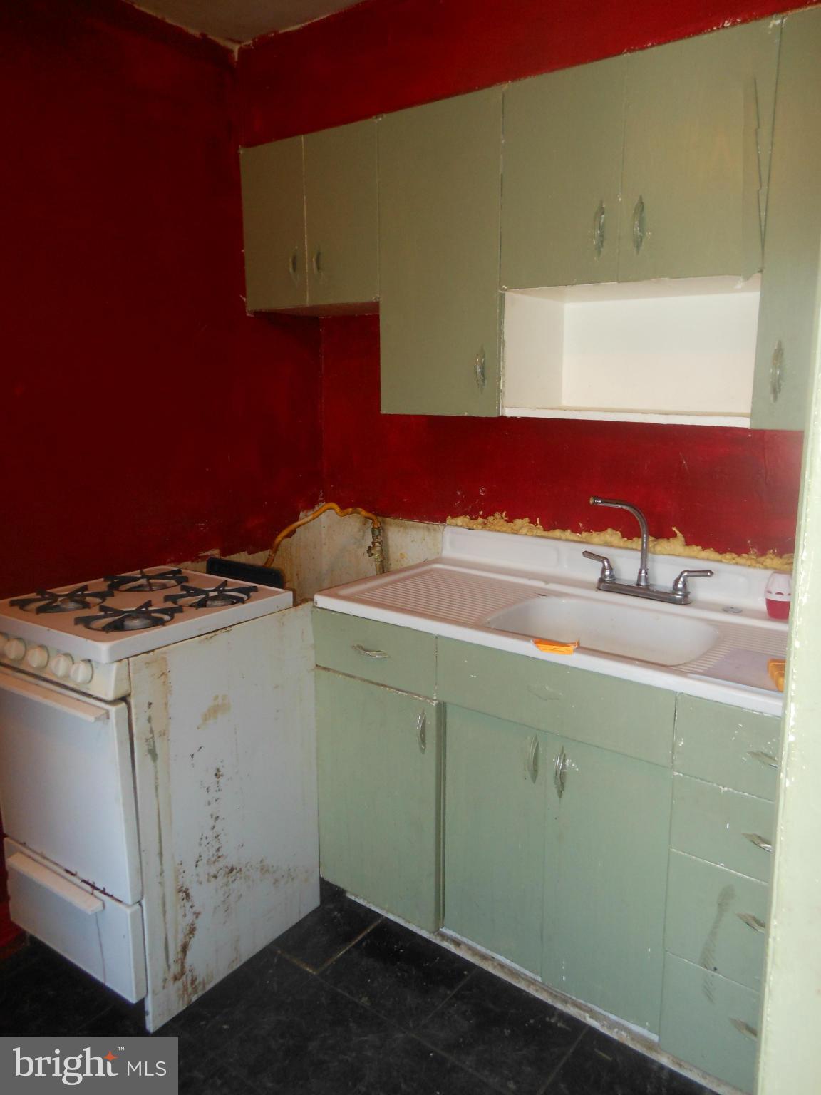 Kitchen-second flr
