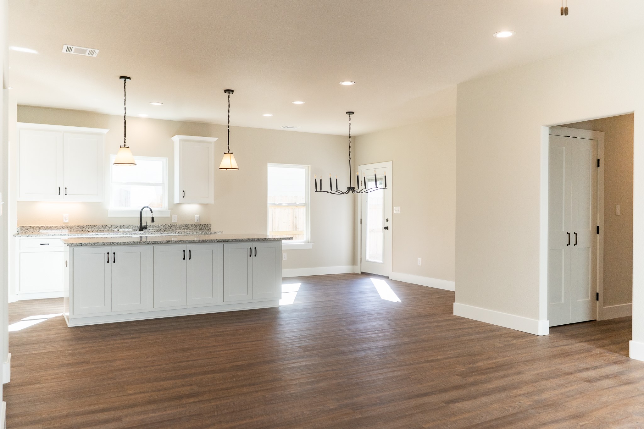 311 String Prairie Way Smithville, TX 78957 - Photo 4 of 29