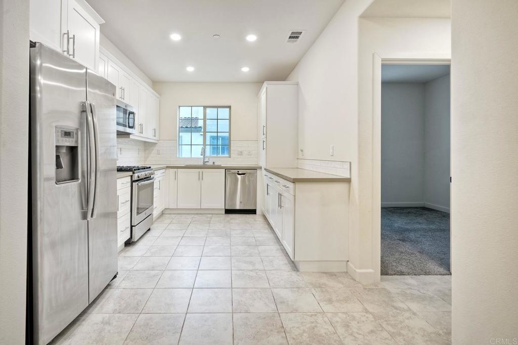 4336 Harbor Way, Unit 4 Oceanside, CA 92056 - Photo 11 of 40