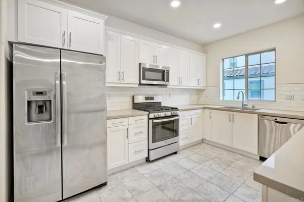 $3,900 | 4336 Harbor Way, Unit 4, Oceanside, CA 92056