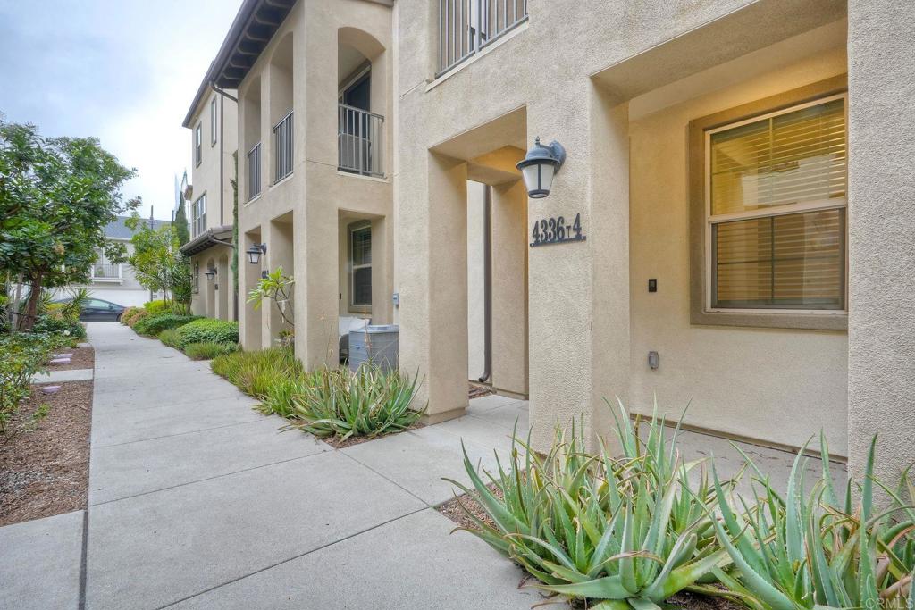 4336 Harbor Way, Unit 4 Oceanside, CA 92056 - Photo 4 of 40
