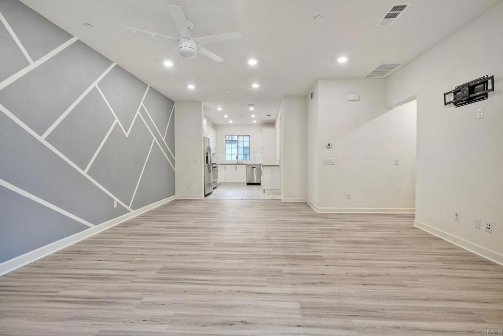 4336 Harbor Way, Unit 4 Oceanside, CA 92056 - Photo 6 of 40