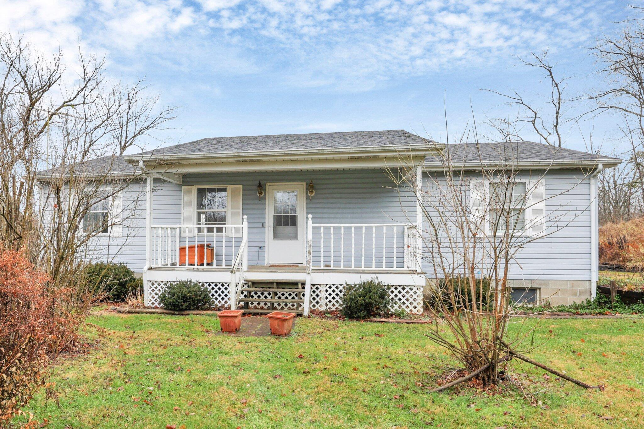 440 Mill Road Southwest Lancaster, OH 43130 - Photo 2 of 49 3-web-or-mls-0N4A4485 - Copy
