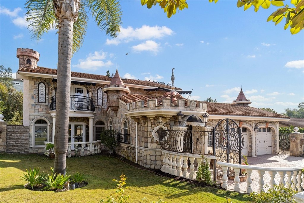 29752 Ivy Glenn Drive Laguna Niguel, CA 92677 - Photo 3 of 36 a view of a large building with a big yard