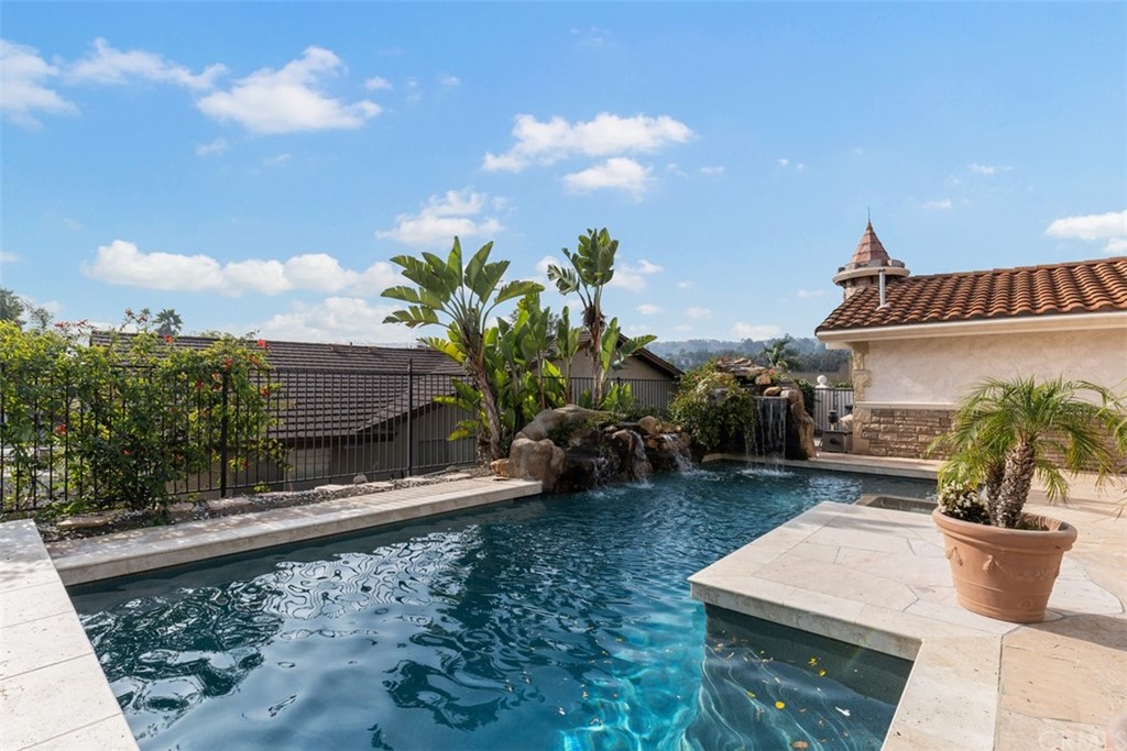 29752 Ivy Glenn Drive Laguna Niguel, CA 92677 - Photo 28 of 36 a view of a backyard