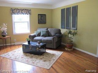 204 Crescent Road Waterford, MI 48327 - Photo 6 of 19 Great room