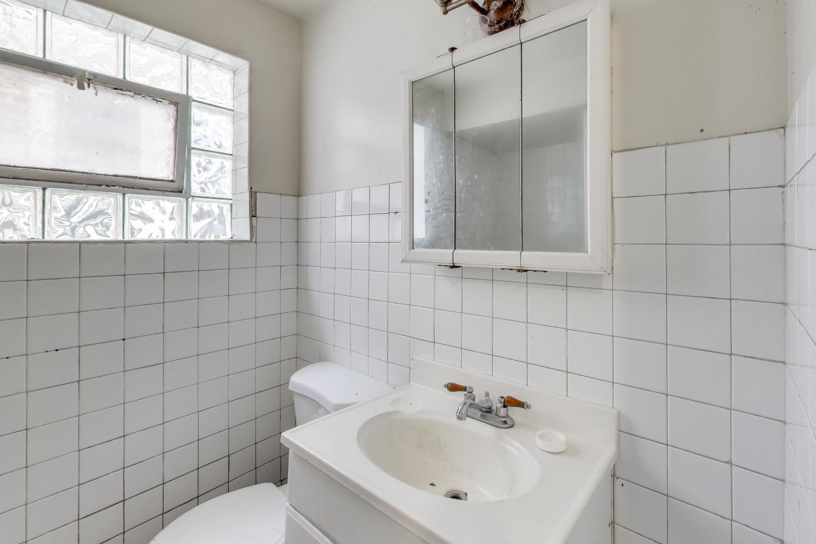 710 West 81st Place Chicago, IL 60620 - Photo 15 of 22