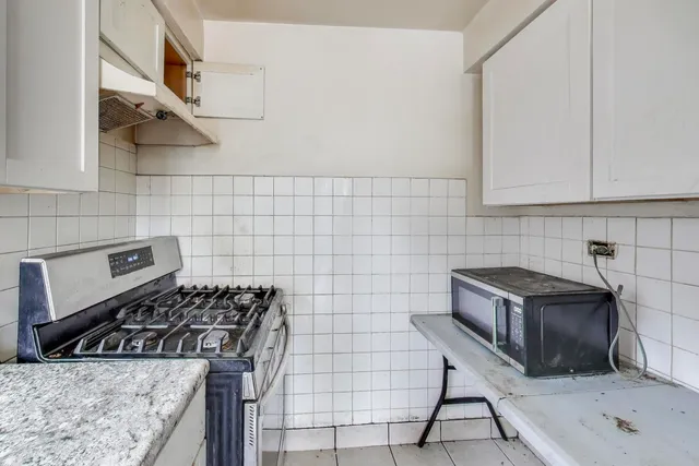 $100,000 | 710 West 81st Place, Chicago, IL 60620