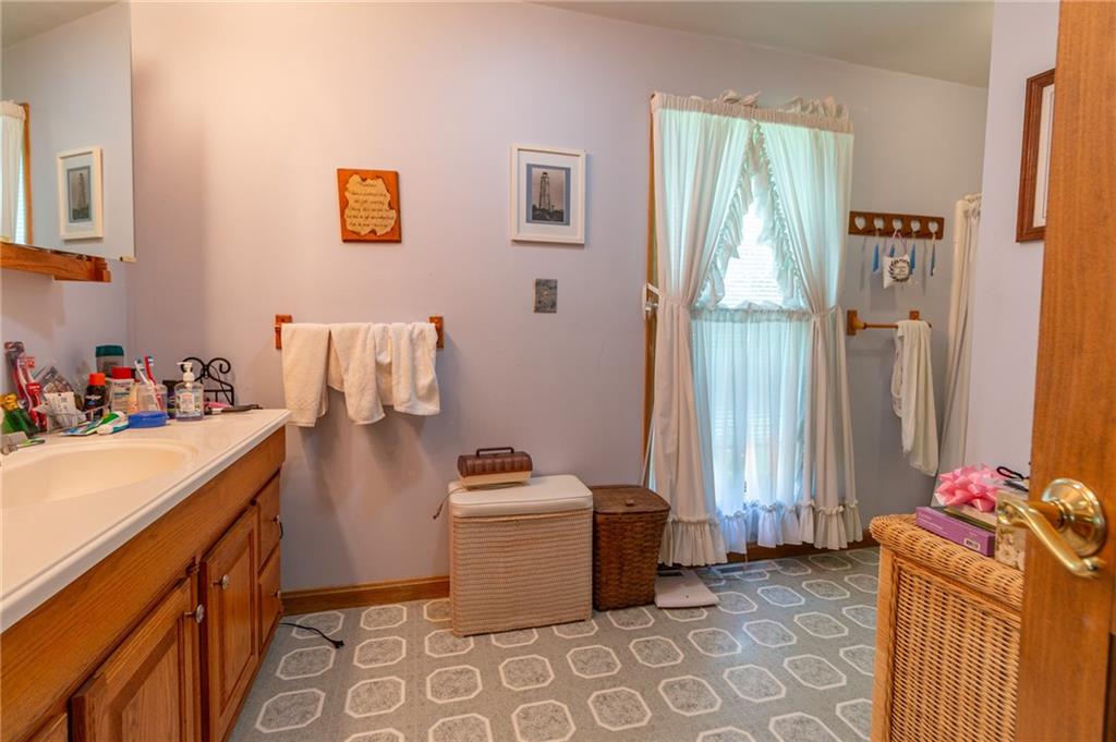 164 Bradley Road Jackson Center, PA 16133 - Photo 14 of 27