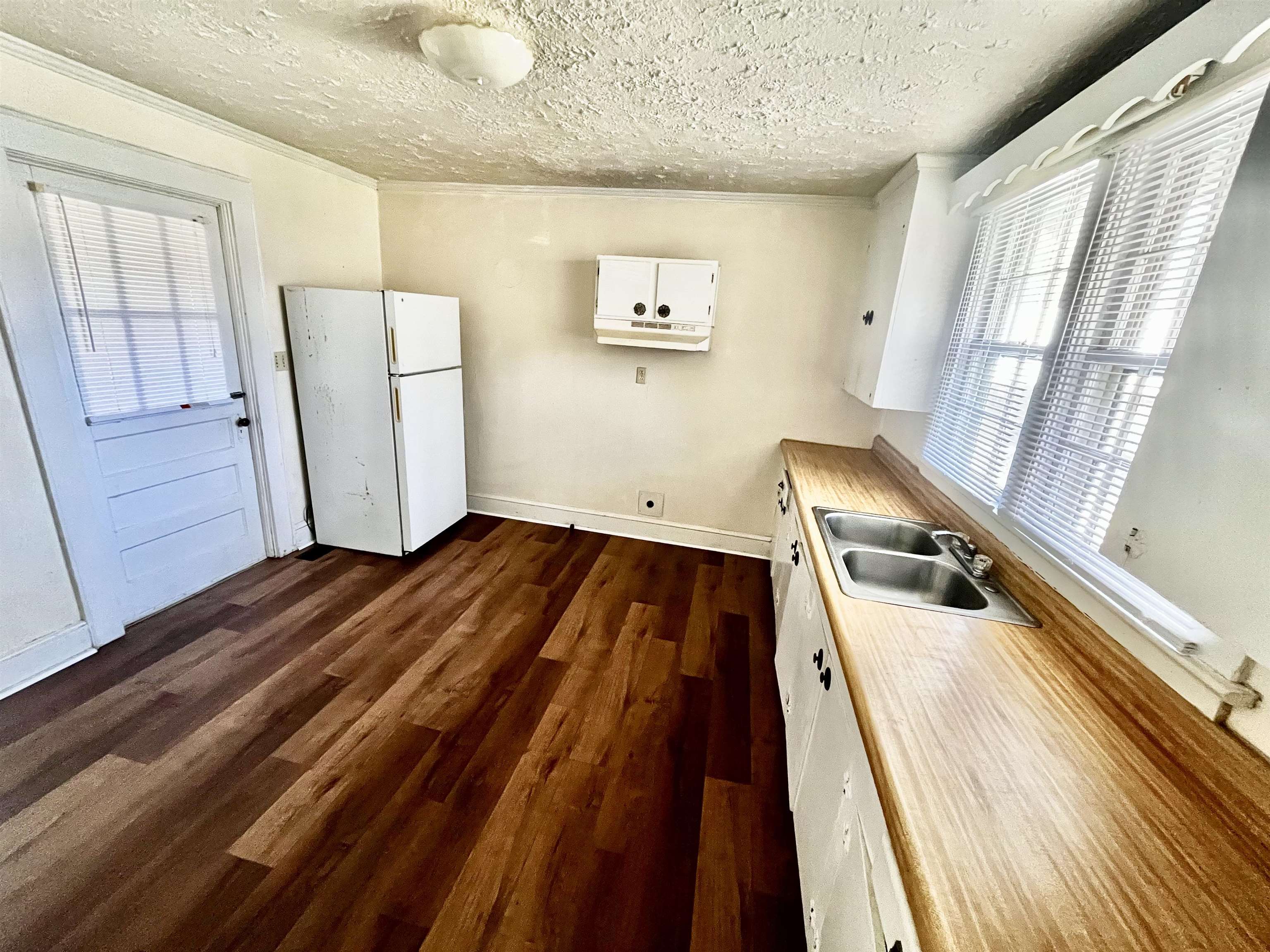 171 Cypress Street Clinton, SC 29325 - Photo 15 of 18 Kitchen