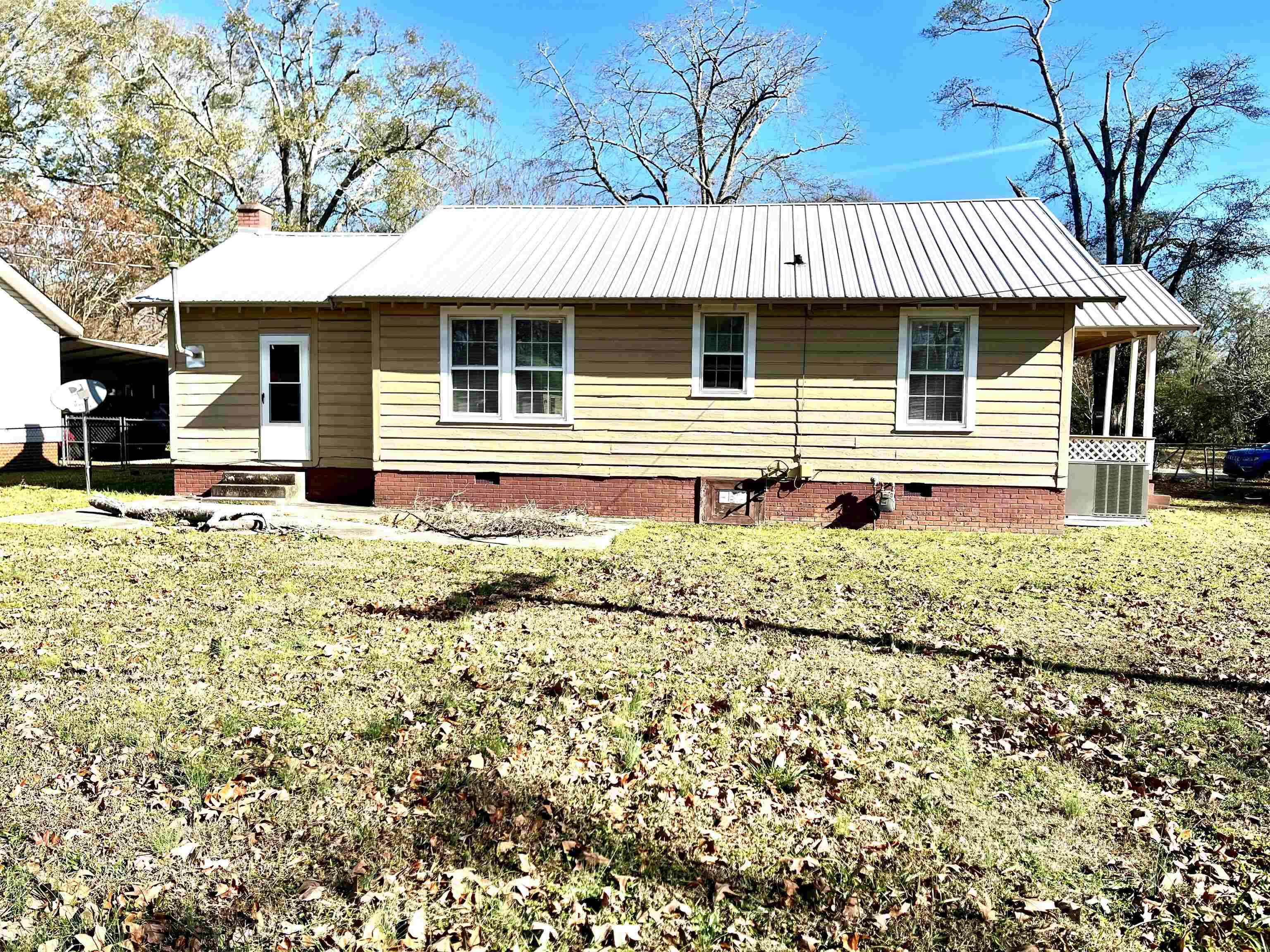 171 Cypress Street Clinton, SC 29325 - Photo 3 of 18