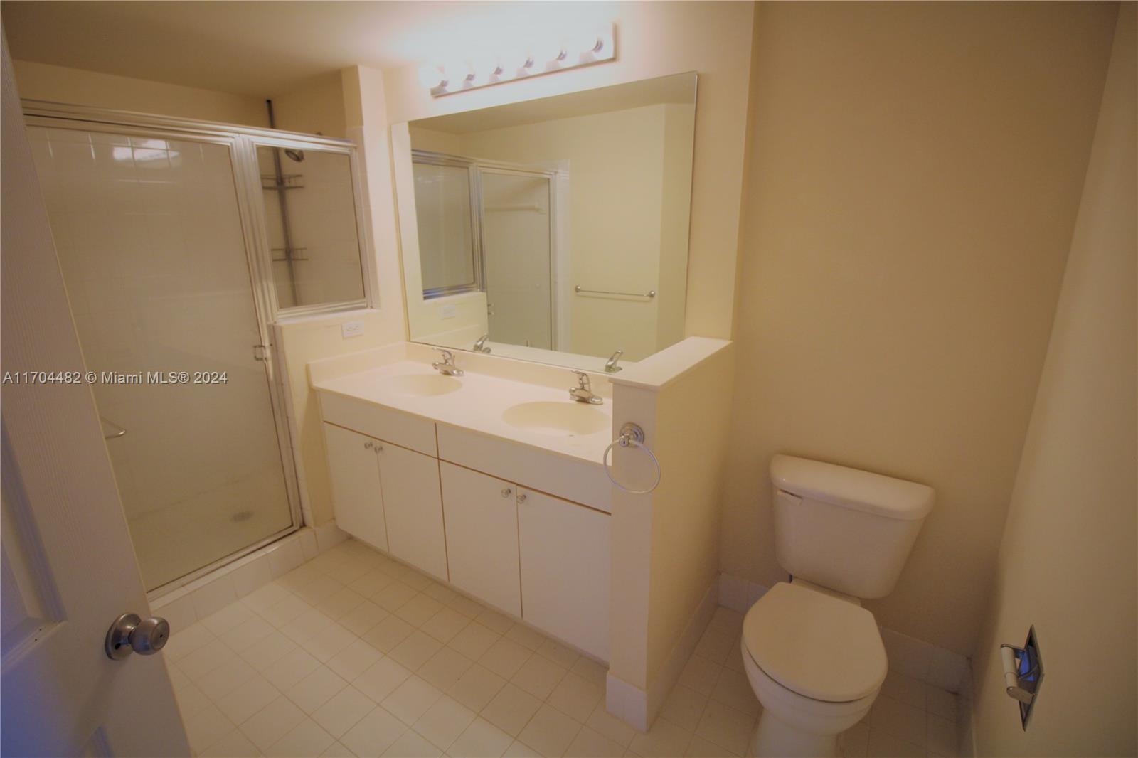 17150 North Bay Road, Unit 2612 Sunny Isles Beach, FL 33160 - Photo 20 of 26