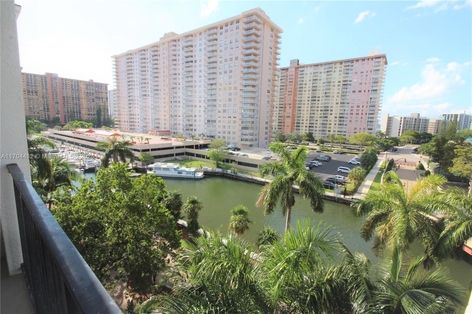 17150 North Bay Road, Unit 2612 Sunny Isles Beach, FL 33160 - Photo 2 of 26