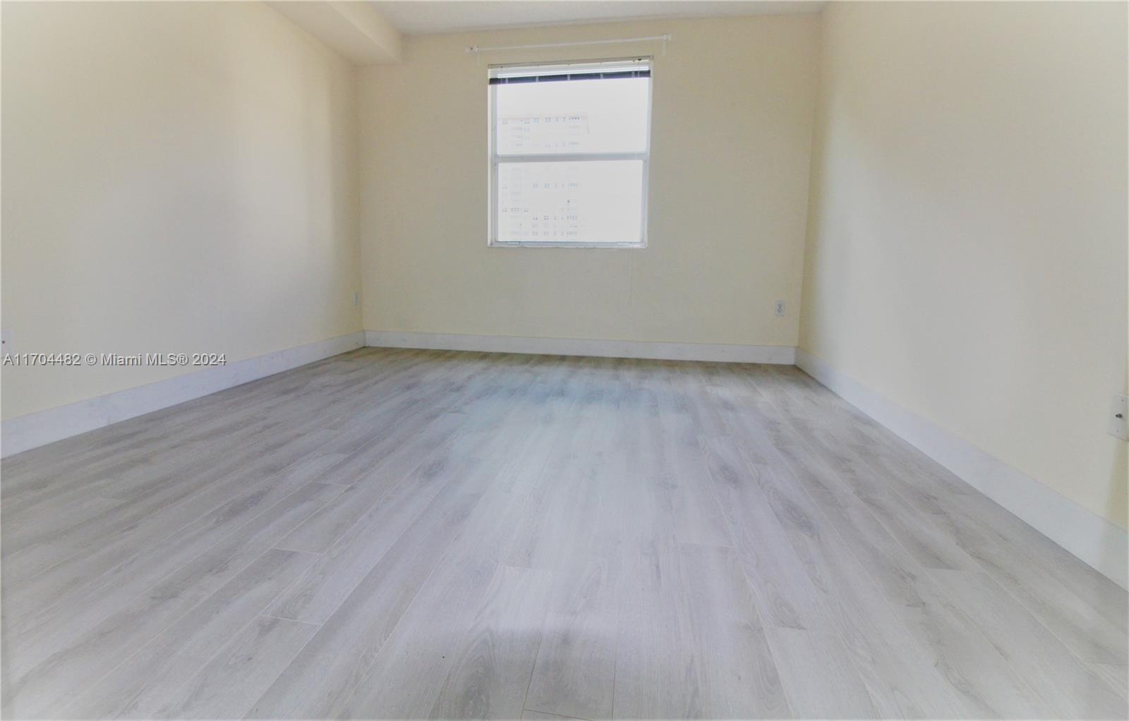 17150 North Bay Road, Unit 2612 Sunny Isles Beach, FL 33160 - Photo 22 of 26