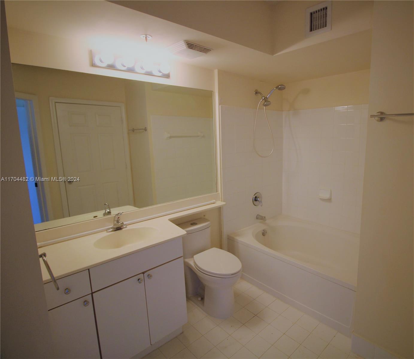 17150 North Bay Road, Unit 2612 Sunny Isles Beach, FL 33160 - Photo 24 of 26