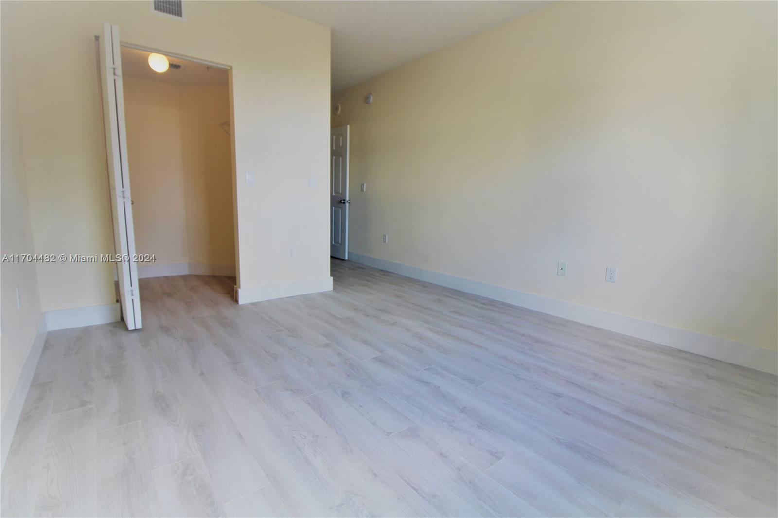 17150 North Bay Road, Unit 2612 Sunny Isles Beach, FL 33160 - Photo 26 of 26